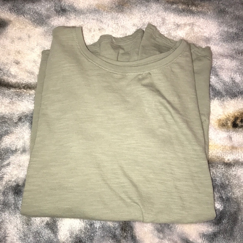 Green plain T-shirt size Medium